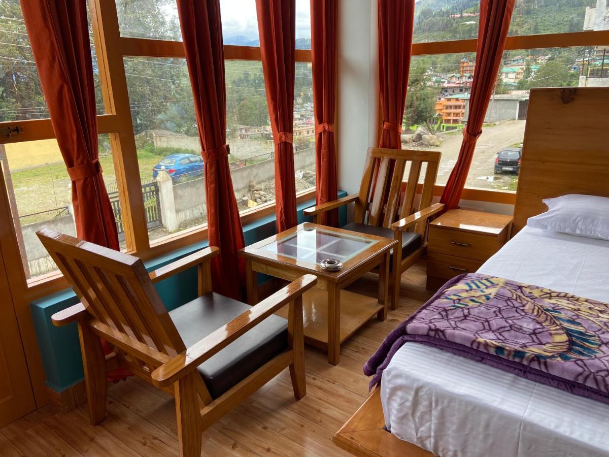 Hotel Mansarovar Inn Munsyari Экстерьер фото