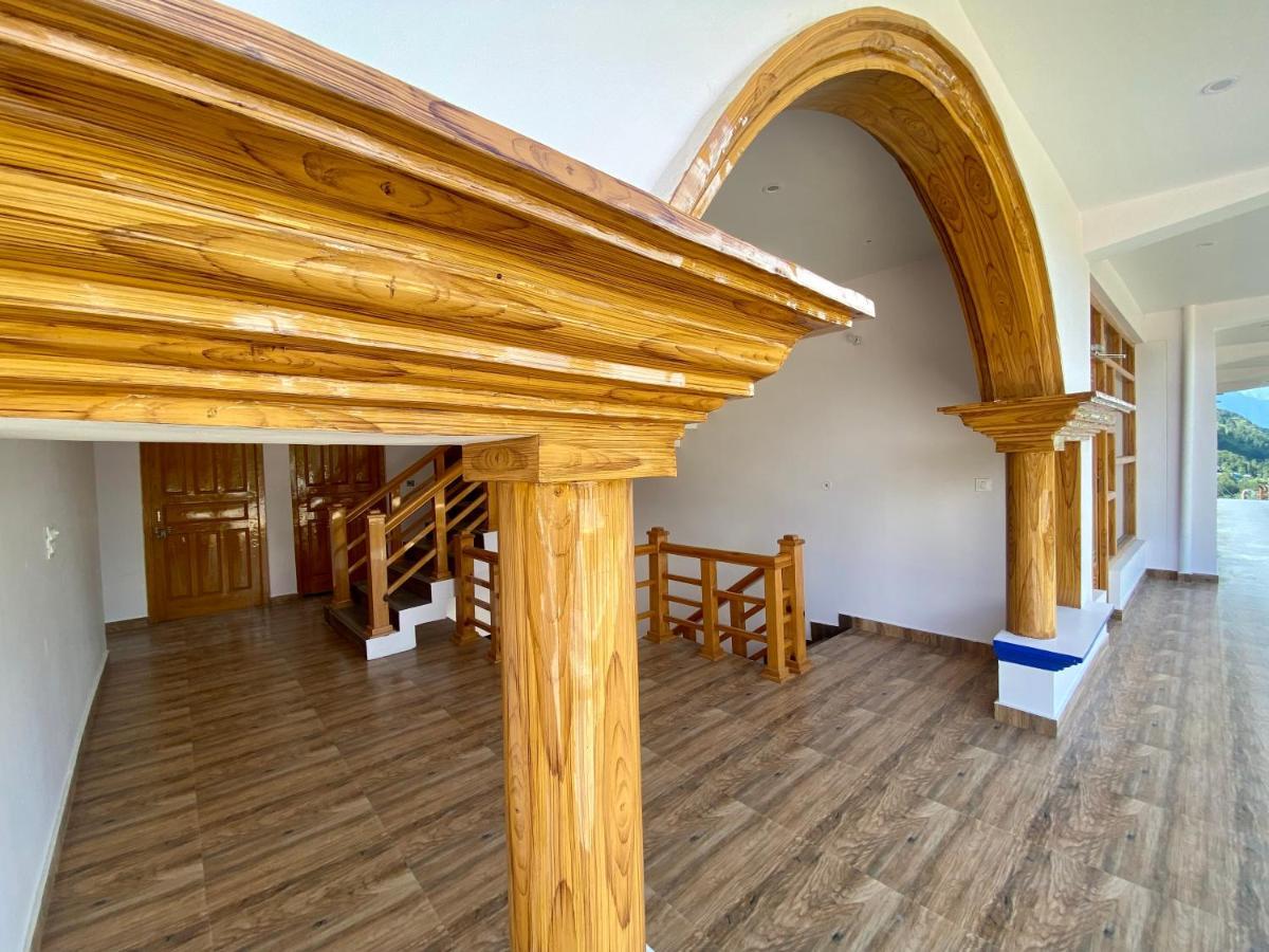 Hotel Mansarovar Inn Munsyari Экстерьер фото